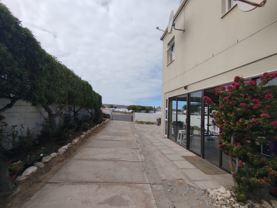 To Let 1 Bedroom Property for Rent in Country Club Western Cape